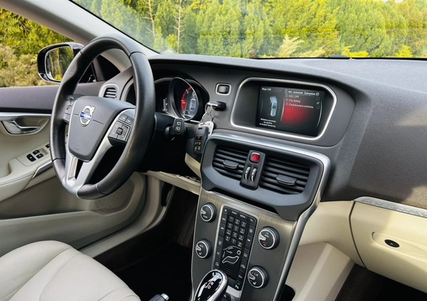 Volvo V40 cena 49900 przebieg: 189000, rok produkcji 2016 z Świątniki Górne małe 781